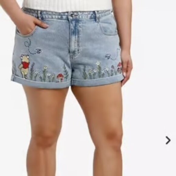 Her Universe Disney Winnie The Pooh Flower Embroidered Denim Mom Shorts Plus Sz - Picture 1 of 15
